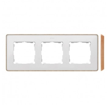 Simon 82 Detail Ramka 3-kr. biała podstawa drewno